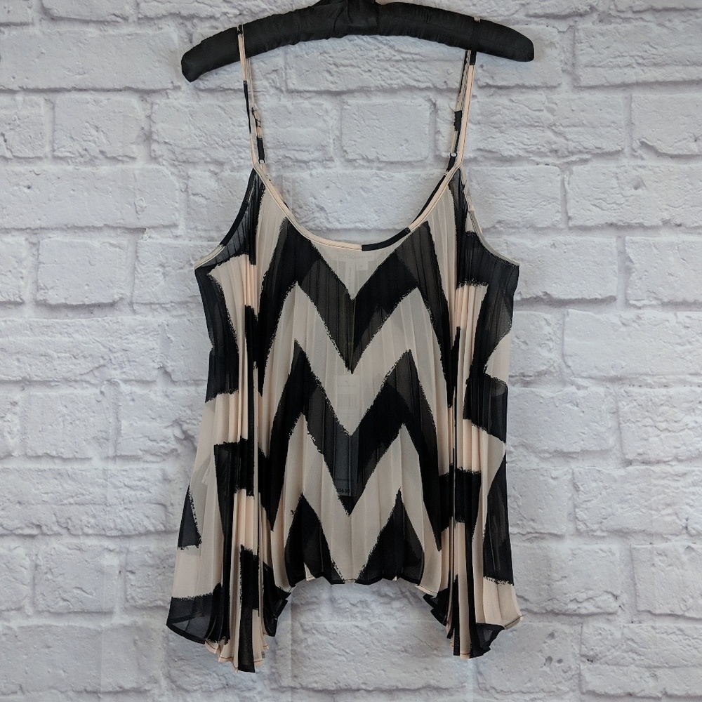 BCBGeneration NWT Black & Cream Top Size M